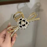 کلیپس پاپیون نگینی گل میناکاری مشکی