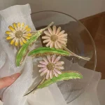 کلیپس گل بابونه پاستیلی میناکاری نگیندار