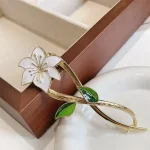 گیره مو آبشاری نیلوفر سفید - Image 3